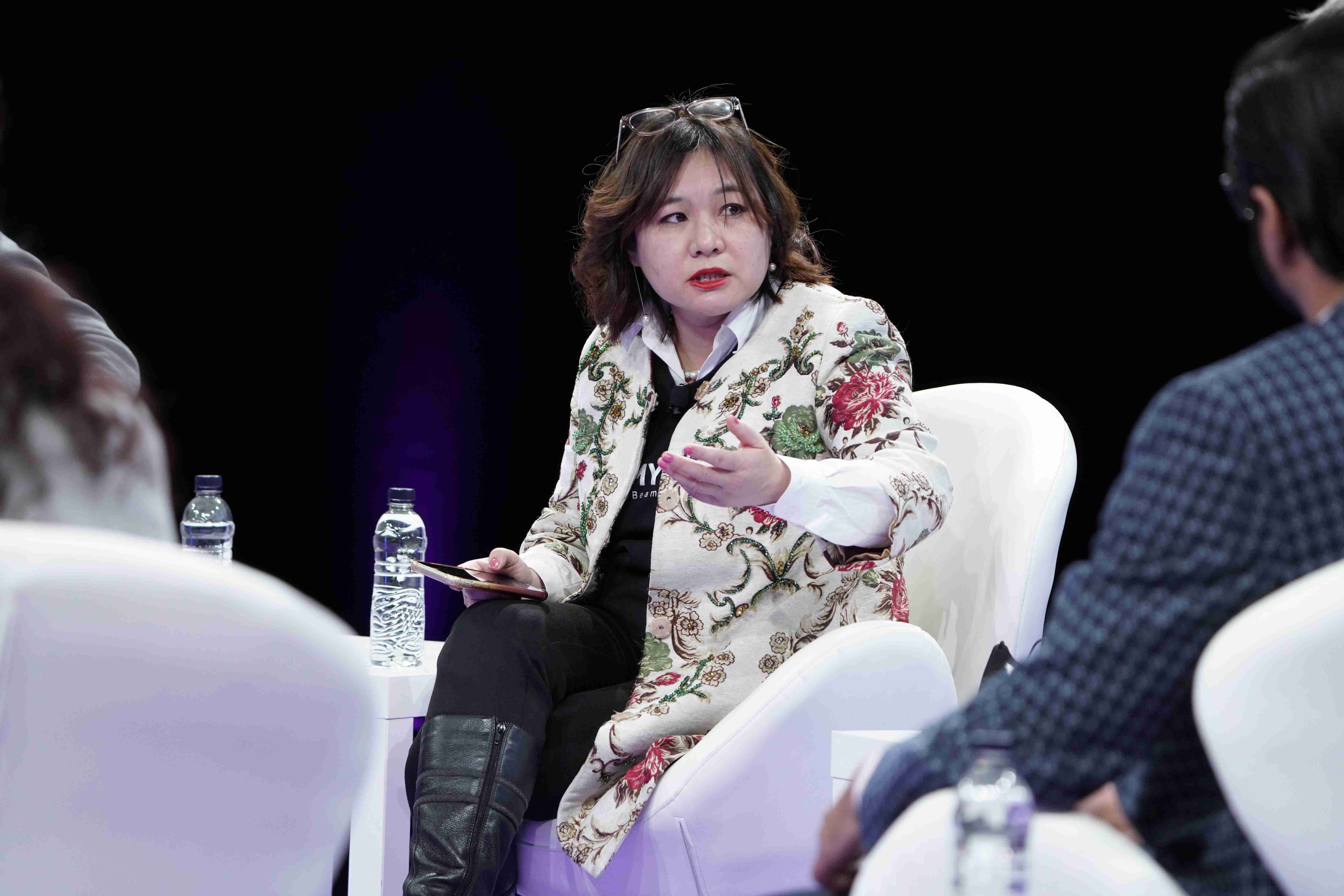 Legend: Yvonne Chen, who is the executive advisor from TMYTEK, brings over 20 years of experience in international wireless and telecommunications industry and corporate investments.